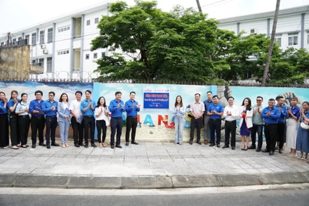 Khánh thành vẽ tranh tường “Đà Nẵng xanh”.