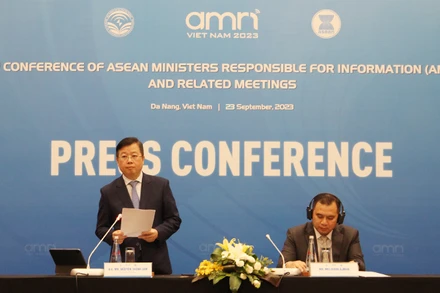 Thứ trưởng Thông tin và Truyền thông Nguyễn Thanh Lâm thông báo các kết quả.