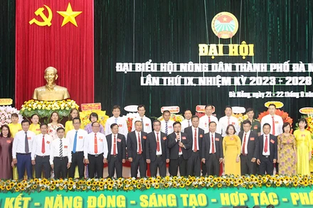 Ra mắt Ban Chấp hành nhiệm kỳ 2023-2028.
