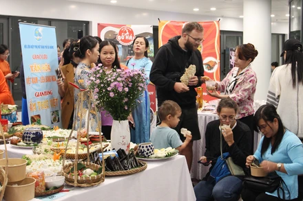 Giao thoa ẩm thực tại Giao lưu văn hóa Việt Nam-Liên bang Nga.