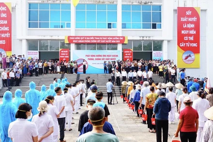 Toàn cảnh lễ phát động.