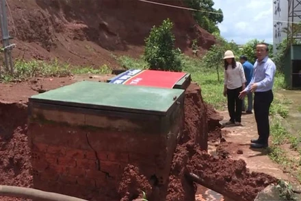 Lãnh đạo tỉnh Đắk Nông và thành phố Gia Nghĩa kiểm tra thực tế hiện trường.