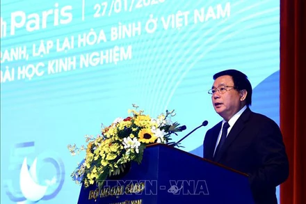 GS.TS Nguyễn Xuân Thắng, Ủy viên Bộ Chính trị, Giám đốc Học viện Chính trị quốc gia Hồ Chí Minh, Chủ tịch Hội đồng Lý luận Trung ương, phát biểu đề dẫn. (Ảnh: Lâm Khánh/TTXVN)