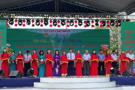 Nghi thức khai mạc Hội chợ, triển lãm sản phẩm nông nghiệp tiêu biểu, sản phẩm OCOP năm 2023.