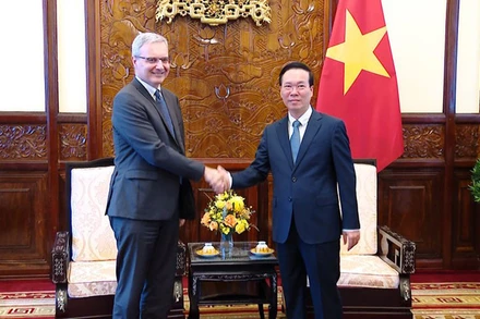 Chủ tịch nước Võ Văn Thưởng tiếp Đại sứ Cộng hòa Pháp Nicolas Warnery. (Ảnh: HỒNG QUÂN)