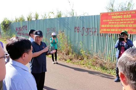 Đoàn đại biểu Quốc hội tỉnh Đồng Nai giám sát về công tác quản lý, sử dụng đất đai và xây dựng trái phép tại huyện Trảng Bom ngày 18/8/2022.