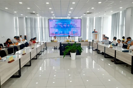 Quang cảnh tọa đàm.