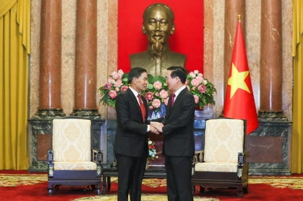 Chủ tịch nước Võ Văn Thưởng và Chủ tịch Ủy ban Trung ương Mặt trận Lào xây dựng đất nước Sinlavong Khoutphaythoune tại buổi tiếp.