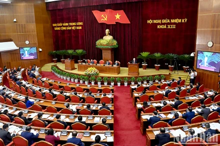 Thông cáo báo chí về ngày làm việc thứ hai Hội nghị giữa nhiệm kỳ Ban Chấp hành Trung ương Đảng khóa XIII