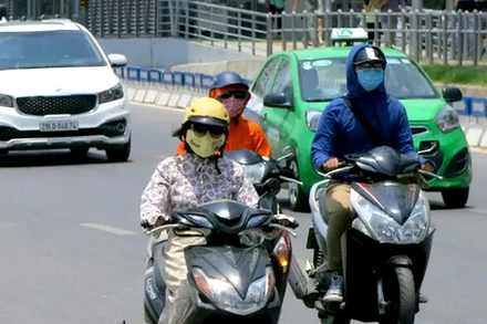 Khu vực Hà Nội nắng nóng, có nơi nắng nóng gay gắt với nhiệt độ cao nhất 35-37 độ C. (Ảnh minh họa)