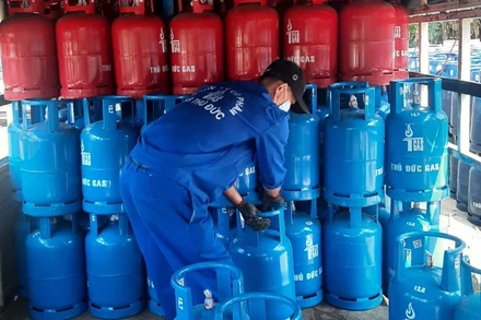 Giá gas bán lẻ tăng tháng thứ 3 liên tiếp do giá gas nhập khẩu tăng giá mạnh. 