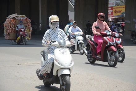 Khu vực Hà Nội nắng nóng và nắng nóng gay gắt, có nơi hơn 38 độ C. (Ảnh minh họa)