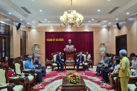 Bí thư Thành ủy Đà Nẵng Nguyễn Văn Quảng tiếp Đại sứ Đặc mệnh toàn quyền Malaysia tại Việt Nam, ngài Dato’ Tan Yang Thai.