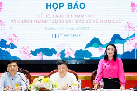 Giám đốc Sở Văn hóa, Thể thao và Du lịch tỉnh Nghệ An Trần Thị Mỹ Hạnh thông tin về công tác chuẩn bị và các hoạt động của Lễ hội Làng Sen năm 2025.