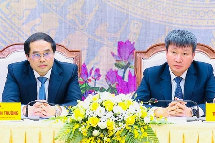 Bí thư Tỉnh ủy Lào Cai và Bí thư Tỉnh ủy Yên Bái chủ trì buổi làm việc. (Ảnh: THANH SƠN) 