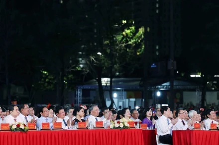 Tổng Bí thư Tô Lâm và các đại biểu dự chương trình. (Ảnh: Thống Nhất/TTXVN)