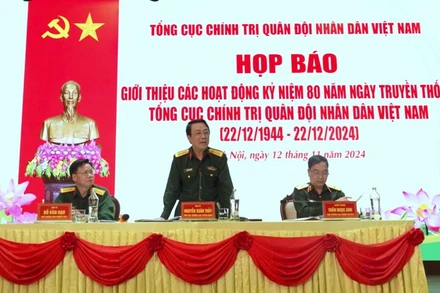 Các đồng chí chủ trì buổi Họp báo.