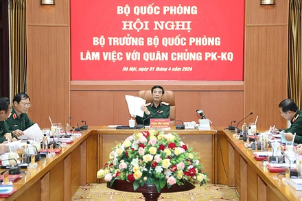 Đại tướng Phan Văn Giang phát biểu ý kiến tại hội nghị.