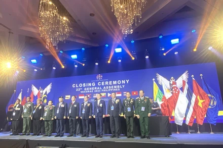 Chủ tịch VECONAC-22 và Trưởng đoàn các nước dự đại hội.