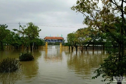 Mưa lũ đang diễn biến phức tạp, ngành giáo cho học sinh toàn tỉnh nghỉ học.