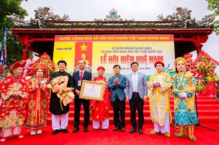 Lễ hội Điện Huệ Nam (còn gọi là Điện Hòn Chén) đón nhận Danh hiệu Di sản văn hóa phi vật thể quốc gia.