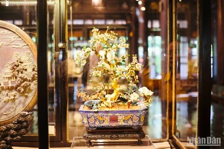 Những hiện vật được giới thiệu ra công chúng lần này là những hiện vật tiêu biểu thời Khải Định.