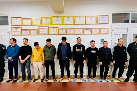 Cơ quan An ninh điều tra Công an tỉnh tiến hành khởi tố vụ án, khởi tố bị can, bắt giữ 9 đối tượng liên quan đến đường dây đánh bạc trên không gian mạng.