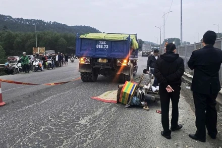 Hiện trường vụ tai nạn trên Quốc lộ 1A qua đường tránh Huế vào chiều nay, 13/1. (Ảnh: CTV)