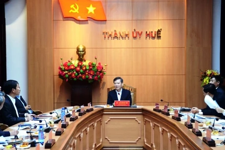 Đồng chí Lê Minh Trí, Bí thư Trung ương Đảng, Chánh án Tòa án nhân dân tối cao, Trưởng Đoàn kiểm tra chủ trì buổi làm việc.