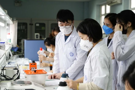 Hoạt động nghiên cứu, thực hành của sinh viên Đại học Quốc gia Hà Nội