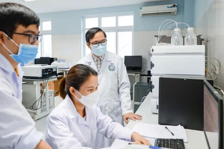 Hoạt động thực hành, nghiên cứu của giảng viên, sinh viên Đại học Quốc gia Hà Nội.