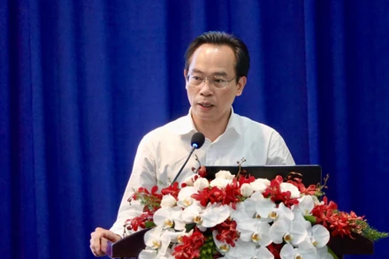 Thứ trưởng Giáo dục và Đào tạo Hoàng Minh Sơn phát biểu tại hội nghị.