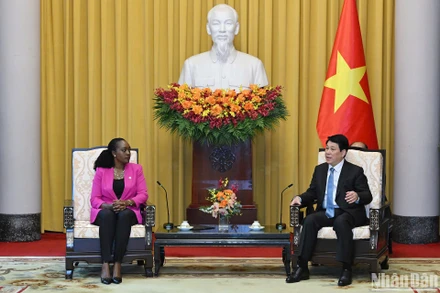 Chủ tịch nước Lương Cường tiếp Bộ trưởng Quốc phòng Kenya Soipan Tuya.