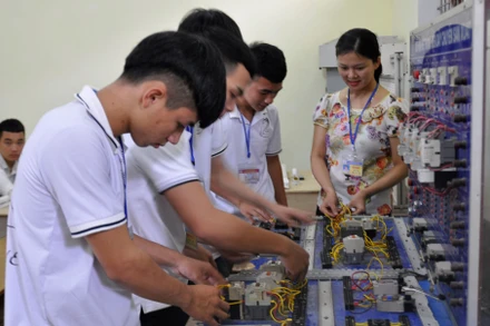 Hoạt động thực hành của học viên Trung tâm Giáo dục nghề nghiệp-Giáo dục thường xuyên huyện Đô Lương (Nghệ An).