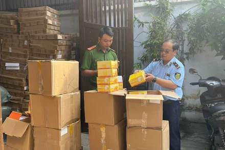 Hơn 3.500 bánh Trung thu không rõ nguồn gốc xuất xứ bị thu giữ.