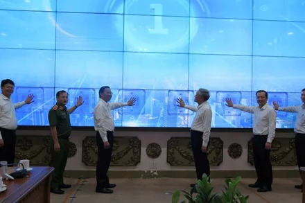 Lãnh đạo trung ương và Thành phố Hồ Chí Minh ra mắt Ứng dụng Công dân số tại Thành phố Hồ Chí Minh.