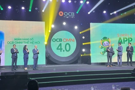 Nghi thức ra mắt phiên bản ngân hàng số OCB OMNI thế hệ mới.