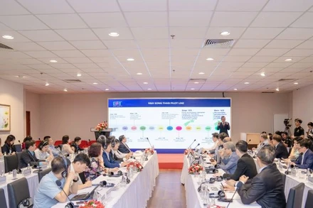 Quang cảnh chương trình “Giao lưu và trao đổi kinh nghiệm giữa các tập đoàn công nghệ hàng đầu thế giới và các nhà điều hành Việt Nam trong lĩnh vực công nghệ lõi 4.0”.