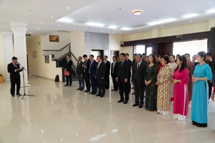 Lễ kỷ niệm Ngày sinh Chủ tịch Hồ Chí Minh được tổ chức trong khuôn viên Đại sứ quán Việt Nam ở Phnom Penh, Campuchia.