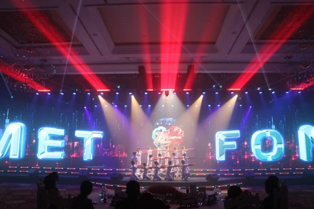 Metfone xây dựng hạ tầng viễn thông rộng khắp, hiện đại và bền vững tại Campuchia 