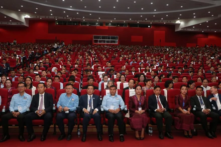 Lễ kỷ niệm 45 Ngày thành lập Mặt trận Đoàn kết phát triển Tổ quốc Campuchia được tổ chức trọng thể tại Trung tâm Hội nghị và Triển lãm đảo Koh Pich ở Thủ đô Phnom Penh. (Ảnh: Nguyễn Hiệp)