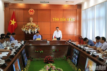 Đồng chí Nguyễn Văn Hiệp, Giám đốc Sở Tài Nguyên và Môi trường tỉnh Đắk Nông góp ý về các văn bản sửa đổi Dự thảo Luật đất đai trong phiên họp trực tuyến với Chính phủ.