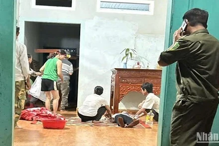 Các gia đình tổ chức lo hậu sự cho hai nạn nhân.