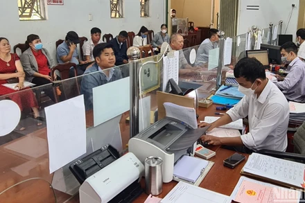 Đắk Nông đã có nhiều chuyển biến tích cực, góp phần đổi mới, đem lại hiệu quả cao trong giải quyết thủ tục hành chính về đất đai.