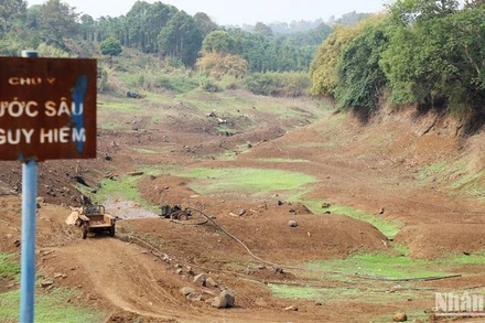 Hiện nay, trên địa bàn tỉnh Đắk Nông đã có 18 công trình thủy lợi cạn kiệt nguồn nước, hơn 3.300ha cây trồng bị ảnh hưởng do hạn hán.