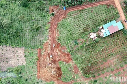 Việc một số hộ dân tại Đắk Nông lợi dụng cải tạo đất trong canh tác nông nghiệp để khai thác khoáng sản trái phép đang diễn biến phức tạp, khó kiểm soát.