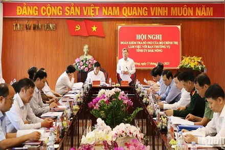 Đồng chí Nguyễn Văn Hội, Ủy viên Ủy ban Kiểm tra Trung ương, Phó Đoàn Kiểm tra số 1923 của Bộ Chính trị phát biểu chỉ đạo tại buổi làm việc với Ban Thường vụ Tỉnh ủy Đắk Nông về thông qua Dự thảo báo cáo kết quả kiểm tra tại Đắk Nông. 