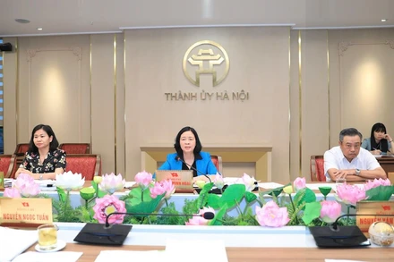 Bí thư Thành ủy Hà Nội Bùi Thị Minh Hoài chủ trì họp Ban Thường vụ Thành ủy Hà Nội chỉ đạo công tác phòng chống lụt bão trên địa bàn thành phố.