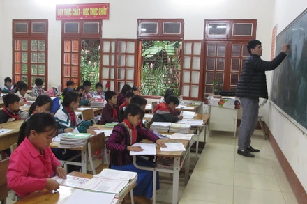 Giờ học của thầy, trò Trường trung học cơ sở dân tộc bán trú xã Hang Chú, huyện Bắc Yên, tỉnh Sơn La. (Ảnh: Ngọc Tuấn)