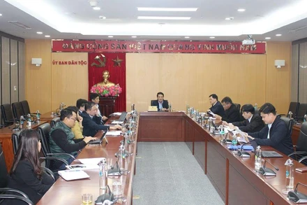 Bộ trưởng, Chủ nhiệm Hầu A Lềnh, Trưởng ban Chỉ đạo Chuyển đổi số Ủy ban Dân tộc chủ trì phiên họp.